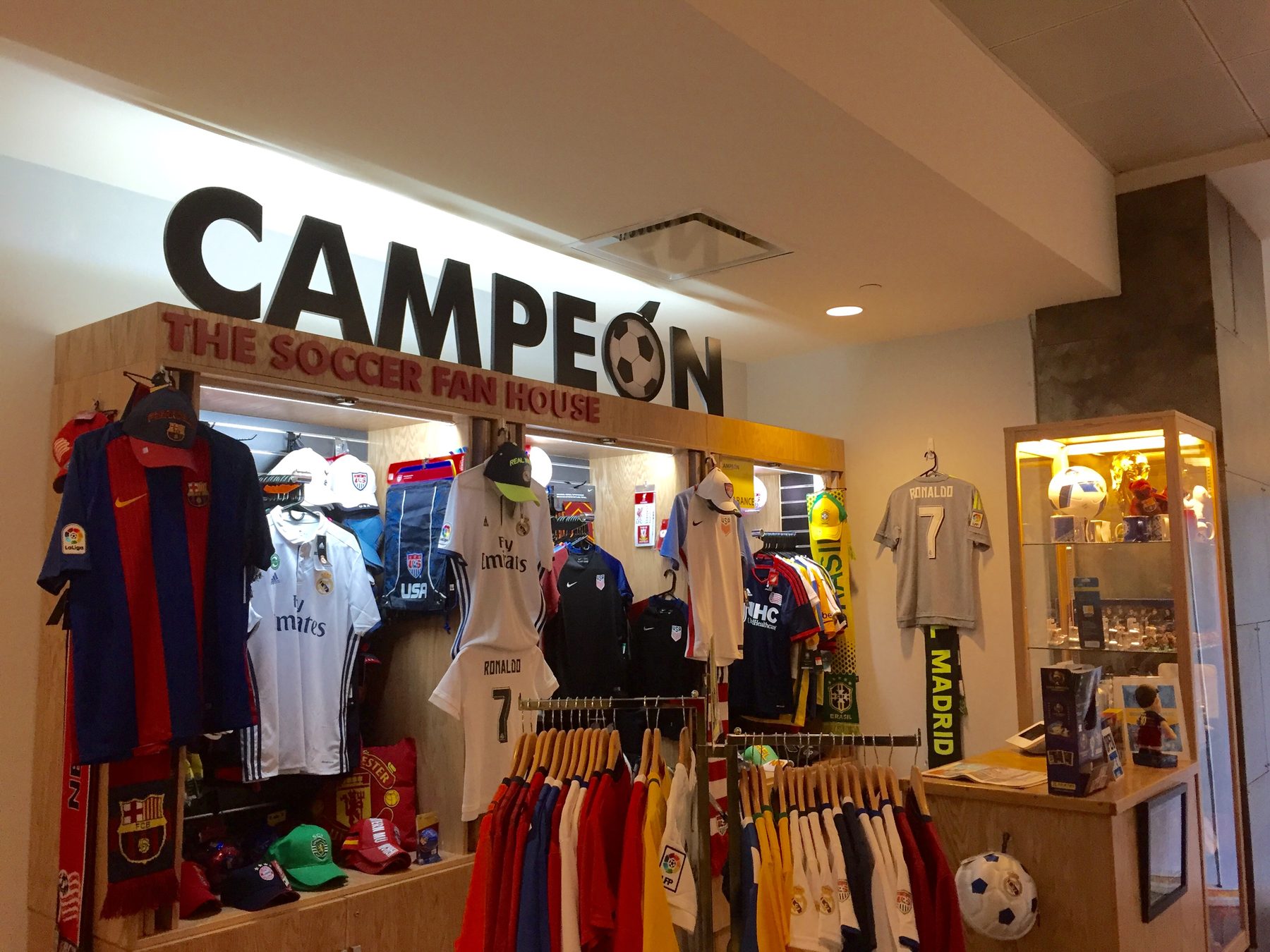 Campeón The Soccer Fan House pop-up retail location
